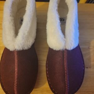 Burgundy and white fake fur lined slippers